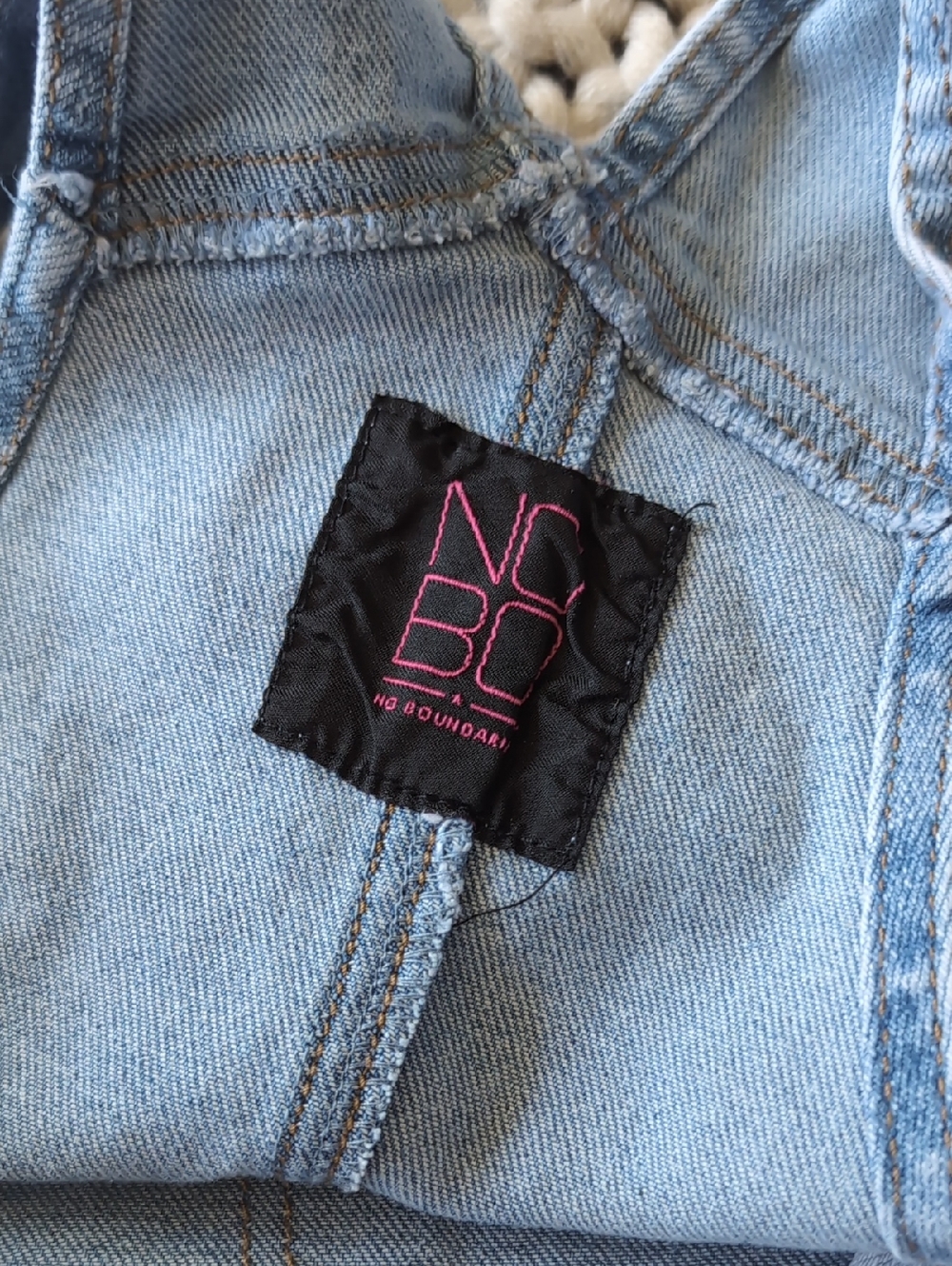 No Boundaries Light Blue Checkered Denim Short Overalls - Picture 5 of 6